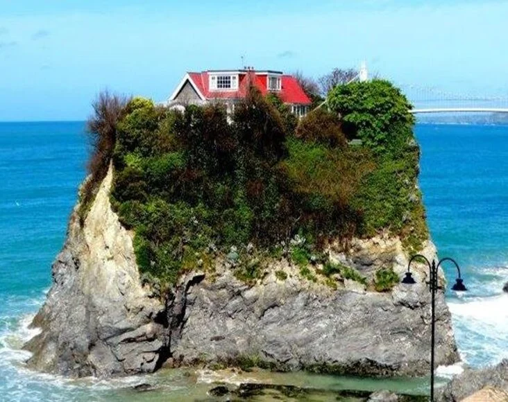 GPs and surgery ownership – are incoming GPs between a rock and a hard place?